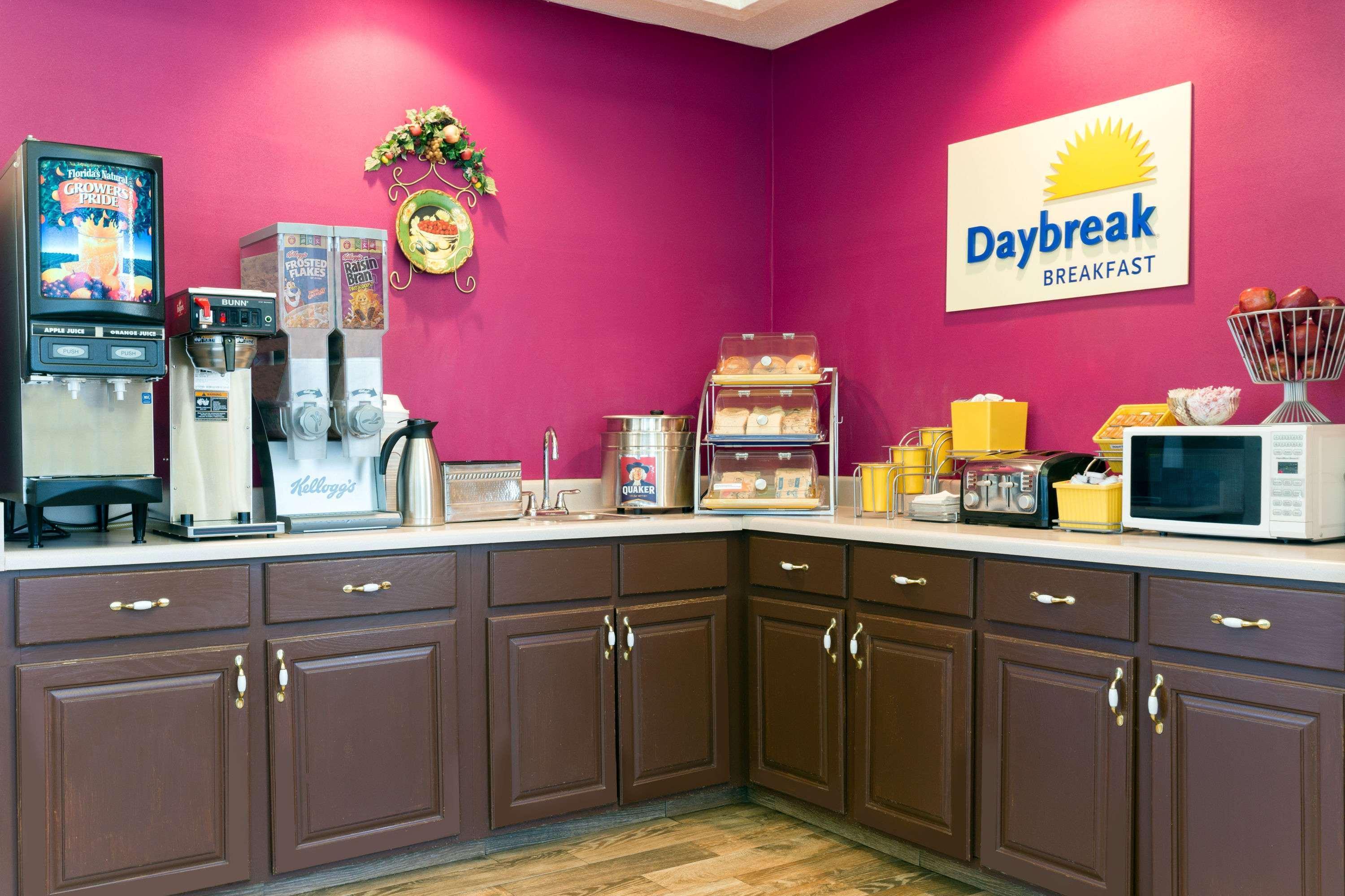 Days Inn By Wyndham Clemson Exterior foto