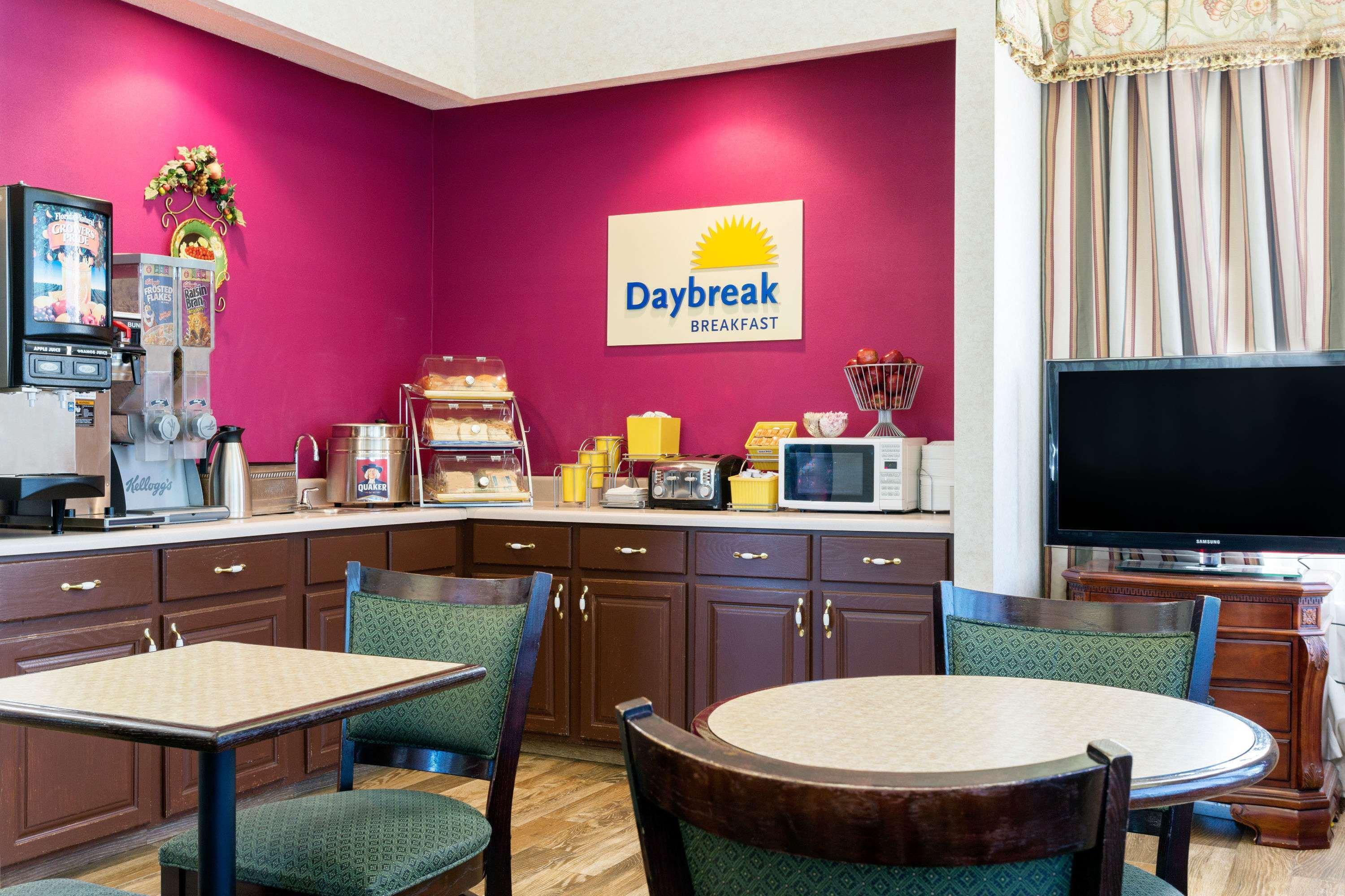 Days Inn By Wyndham Clemson Exterior foto